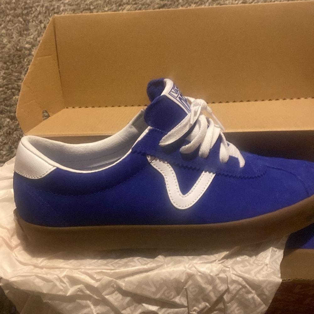 Vans - Picture 3 of 3